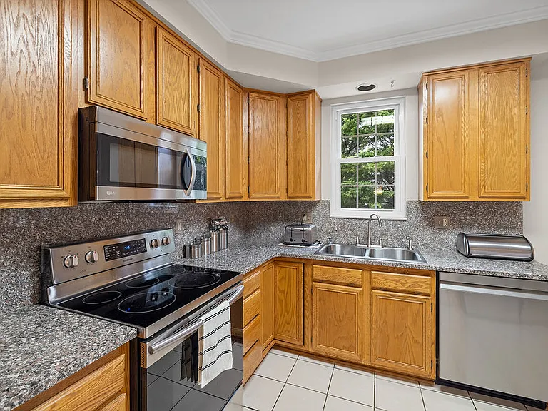 5714 Silk Tree Dr — Photo 12