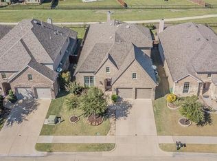 1032 Finsbury Ln, Forney, TX 75126