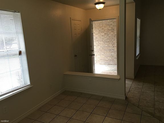 4th image of 3716 Oldenburg Ln #3718