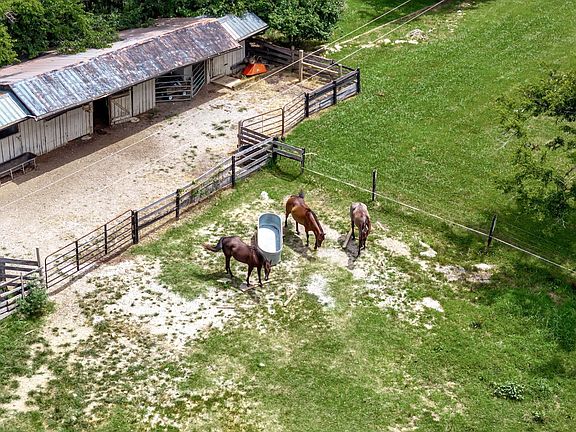 5th image of 1693 Coles Ferry Pike