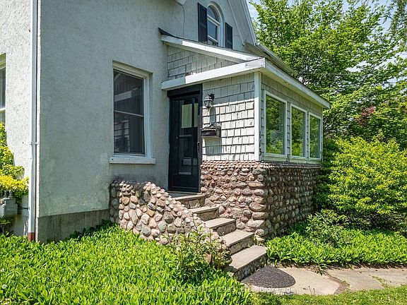 5th image of 113 Tremaine St