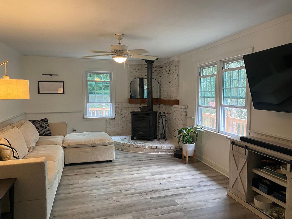 2nd image of 56 Esta Rd