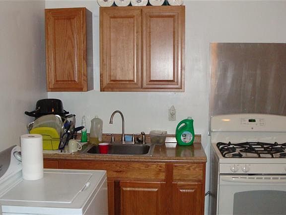 5th image of 1165 Forest Ave