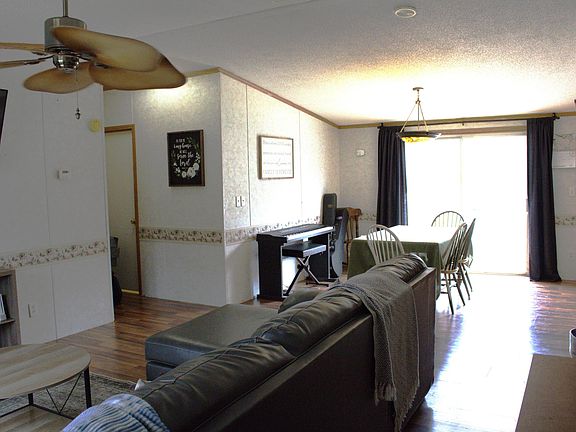 3rd image of 2864 Scrubgrass Rd