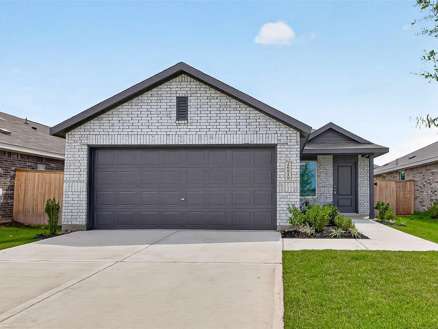 4 bed, 2.0 bath, 1656 sqft, $2,150 — Photo 1