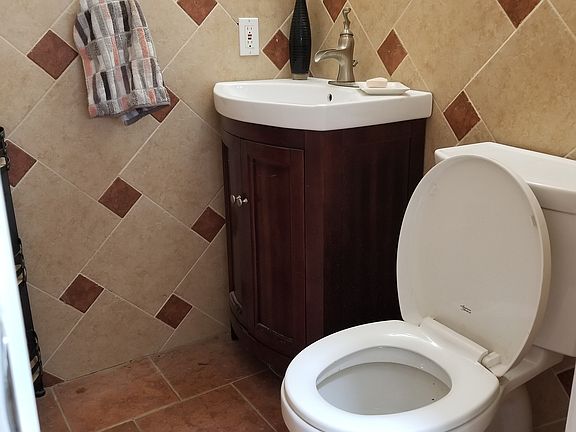 2nd image of 1237 Lace Dr