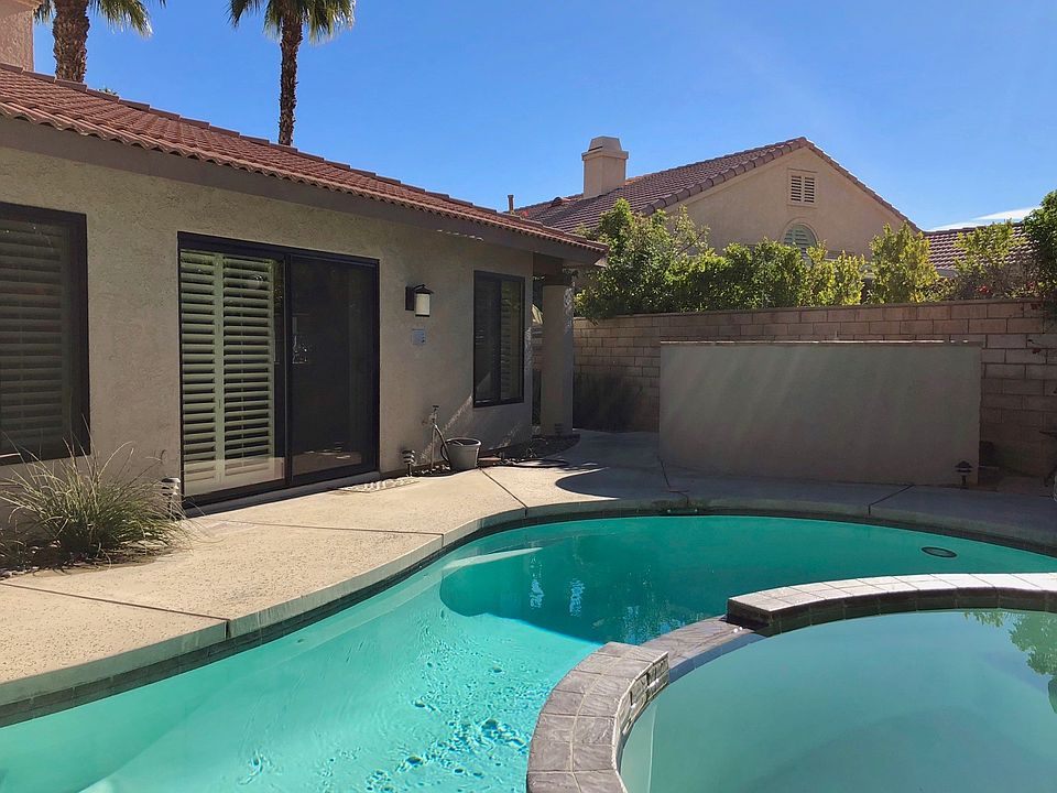 1st image of 39095 Sweetwater Dr