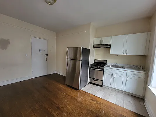 Rented by HFF Realty LLC | media 9