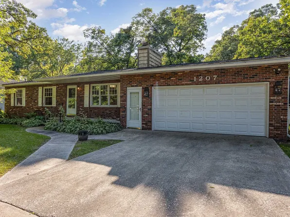 1207 Harding Rd, Essexville, MI 48732