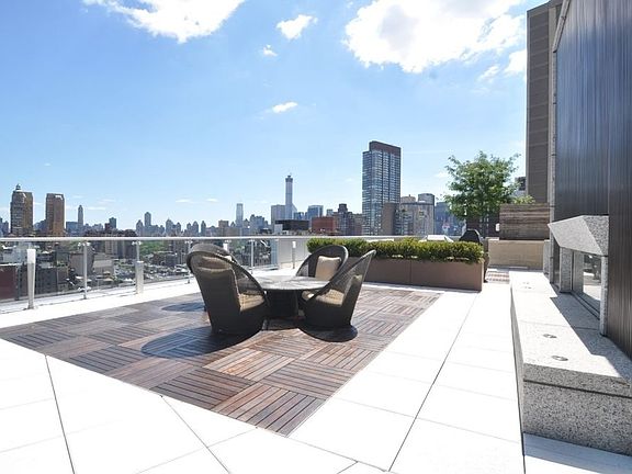 3rd image of 200 W 72nd St APT 16D