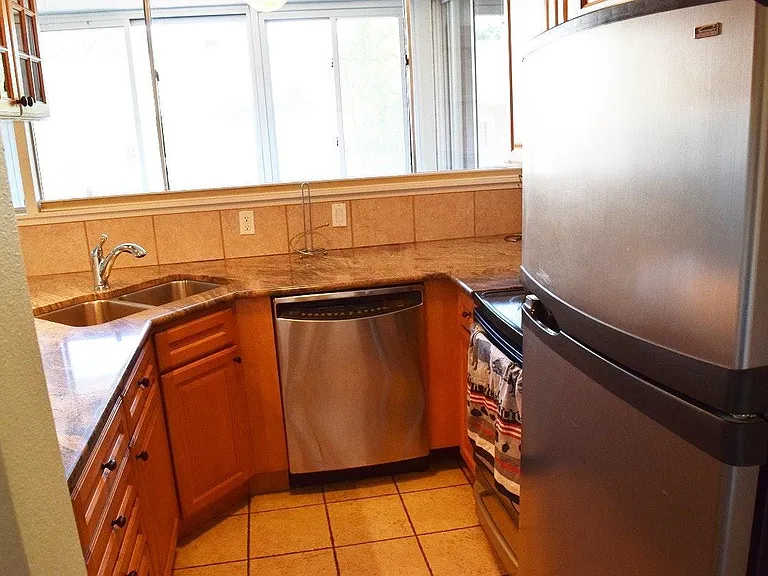 850 20th St #105 — Photo 2