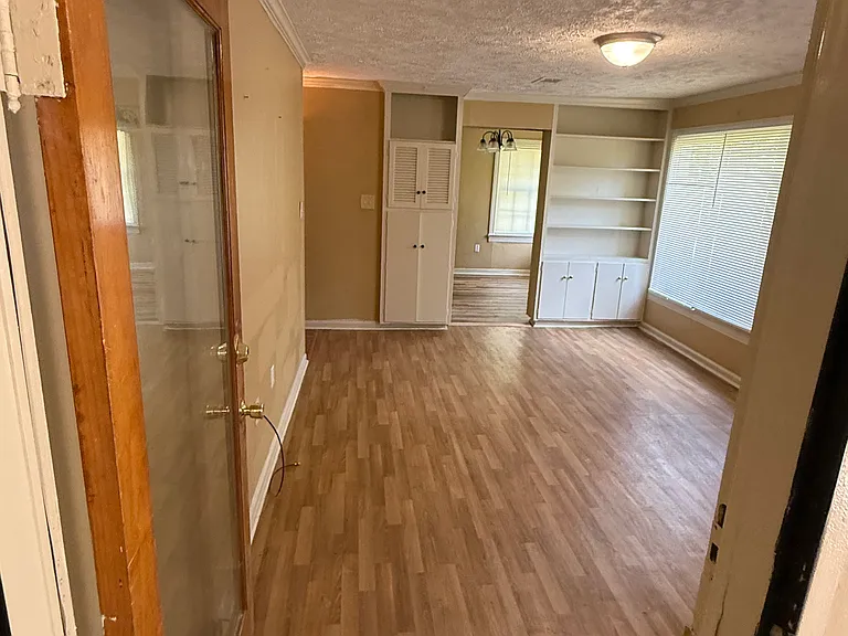 805 Alvaredo St — Photo 5