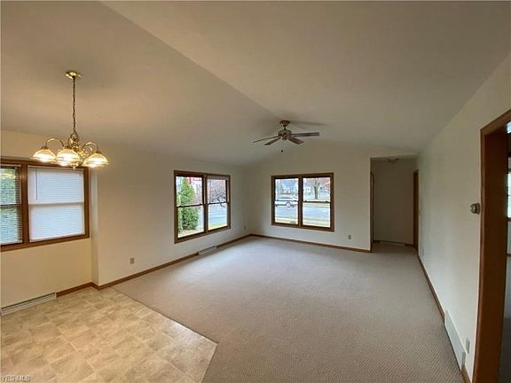 2nd image of 831 N Crater Ave