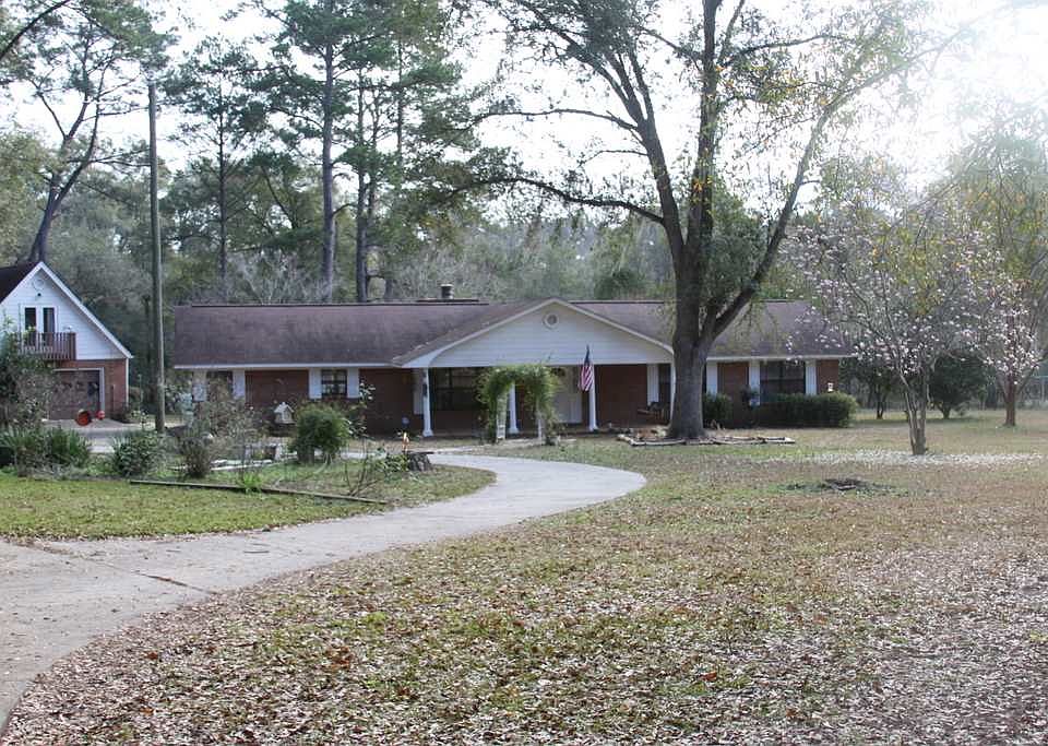 1st image of 1521 Highland Dr