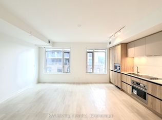8 Beverley Glen Blvd #D-323, Vaughan, ON L4J 0L5