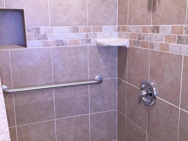 425 Peg St — Photo 18