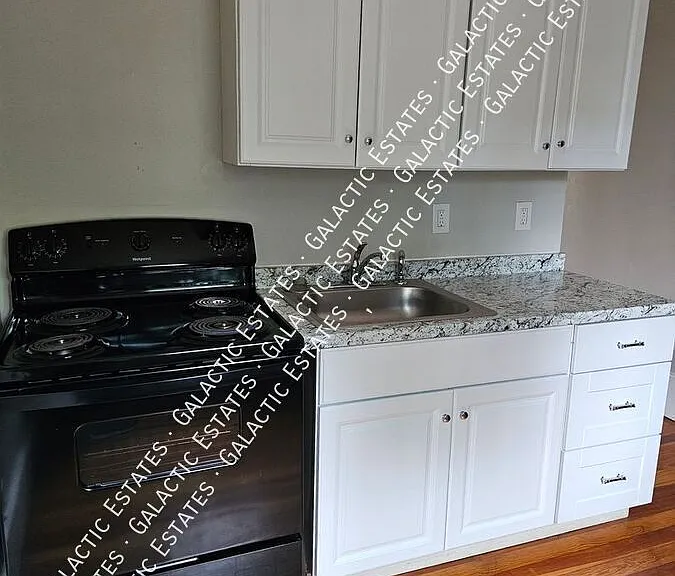 155 Beech St #1R — Photo 2