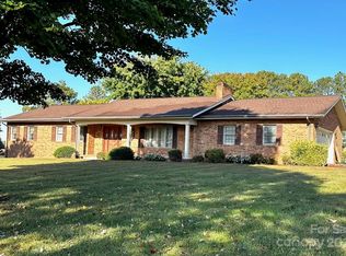 837 White Plains Rd, Hiddenite, NC 28636