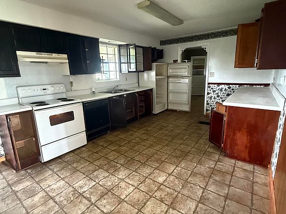 5th image of 186 Brady Dr