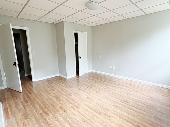 3rd image of 215 Mulberry St #2