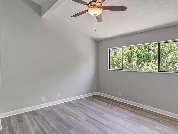 5th image of 4915 Kingsmeadow Ln