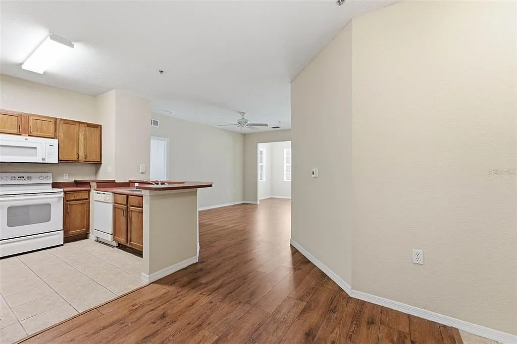 2 bed, 2.0 bath, 1046 sqft, $1,495 — Photo 4
