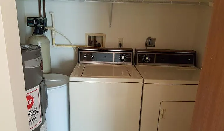 300 Humar St #4 — Photo 4