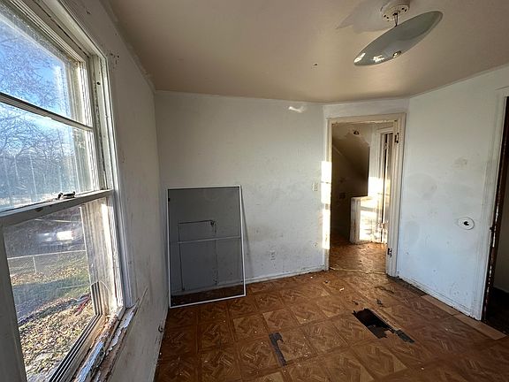 3rd image of 2093-2095 W Mound St