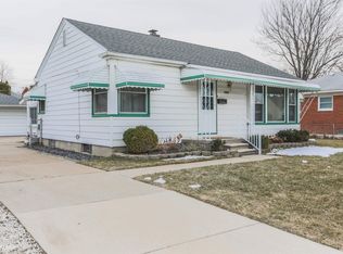 22514 Blackburn St, Saint Clair Shores, MI