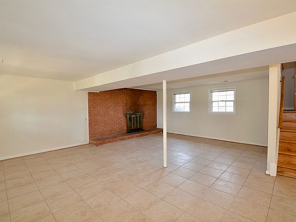 3rd image of 5908 Bing Ct