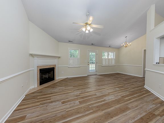 5th image of 212 Derby Park Ave