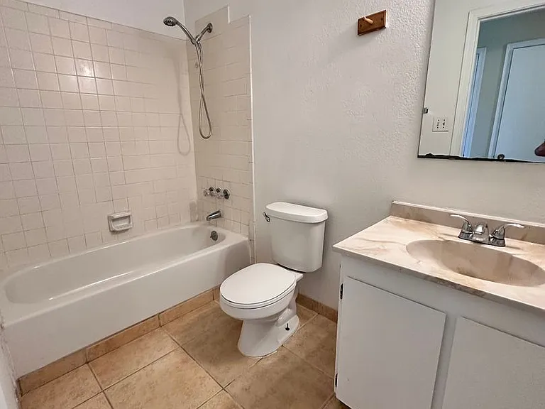 1785 Alpha Ct SE — Photo 23