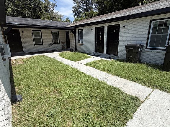 2nd image of 2501 Lumpkin Ct #F