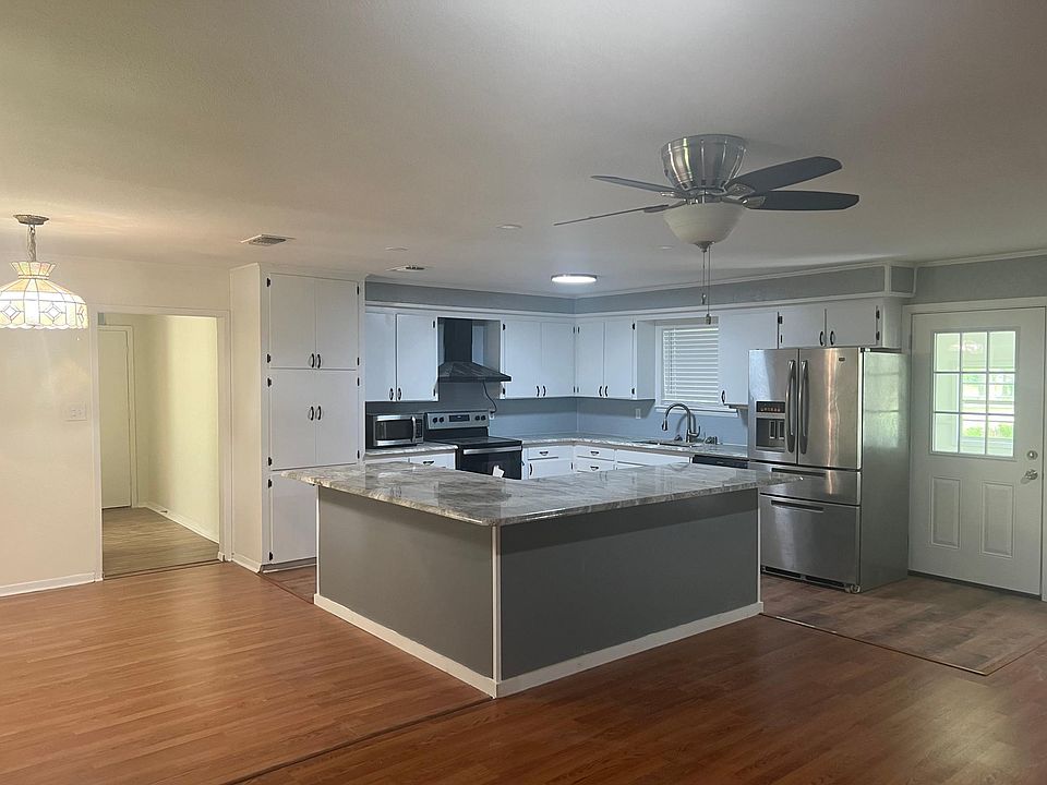 1st image of 2308 Clinton Dr