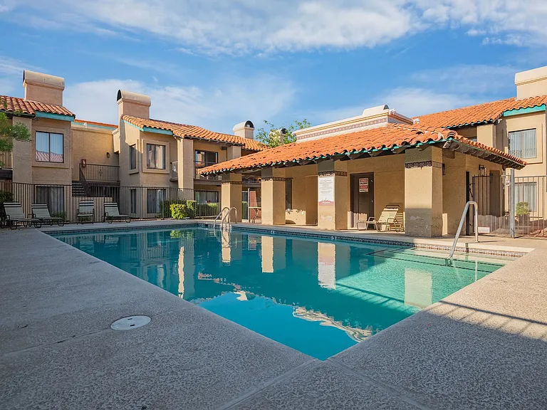 Two Bedroom Apartment Home with Beautfiul Courtyard views — Photo 8