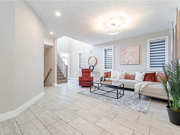 4th image of 204 Forest Creek Dr
