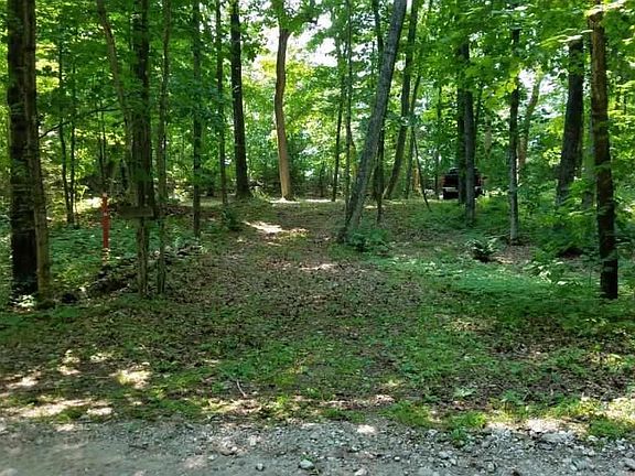 4th image of 15 Wildwood Ln