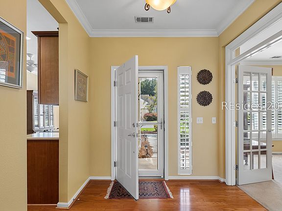 3rd image of 35 Seaford Place