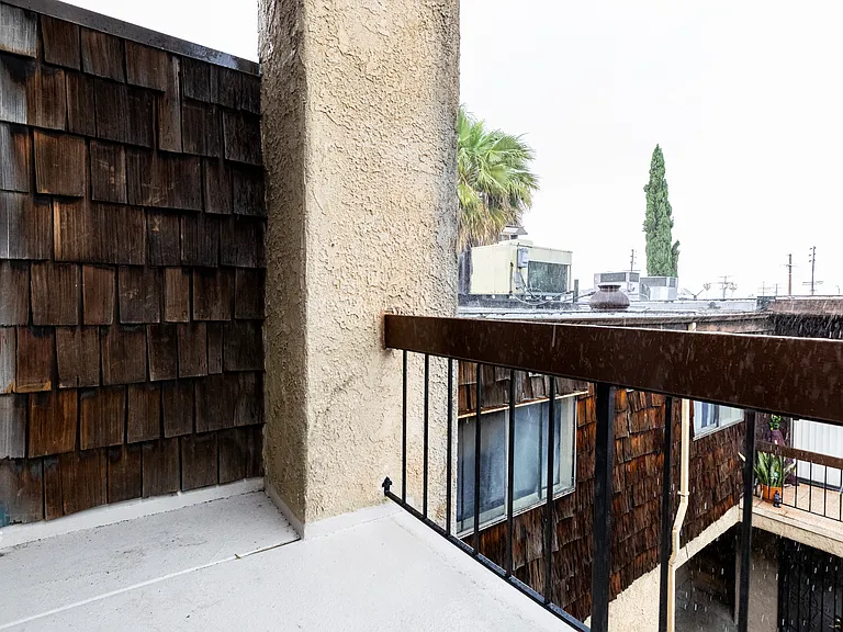 15516 Nordhoff St #204 — Photo 15