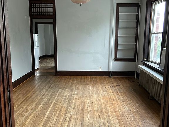 5th image of 601 W Broadway #1