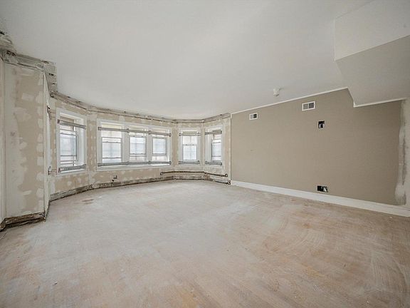 4th image of 7726 S Kingston Ave