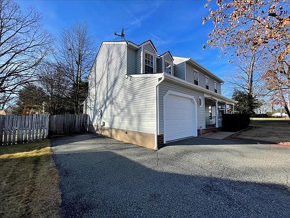2nd image of 4626 Halleys Cir