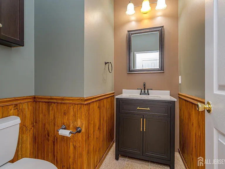 71 Manley Rd — Photo 17