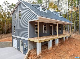 2 Spreading Oak Rd, Arvonia, VA 23004