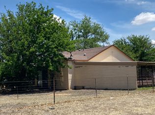 508 Furneaux St, Sudan, TX 79371