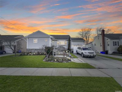 492 Miller Avenue, Freeport, NY, 11520