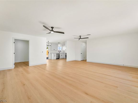 5th image of 929 Palmetto St