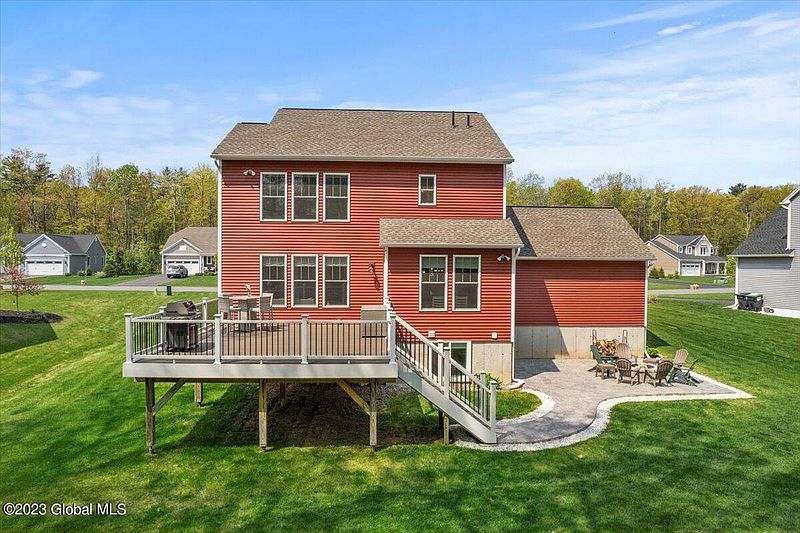 2nd image of 21 Greenbrier Way