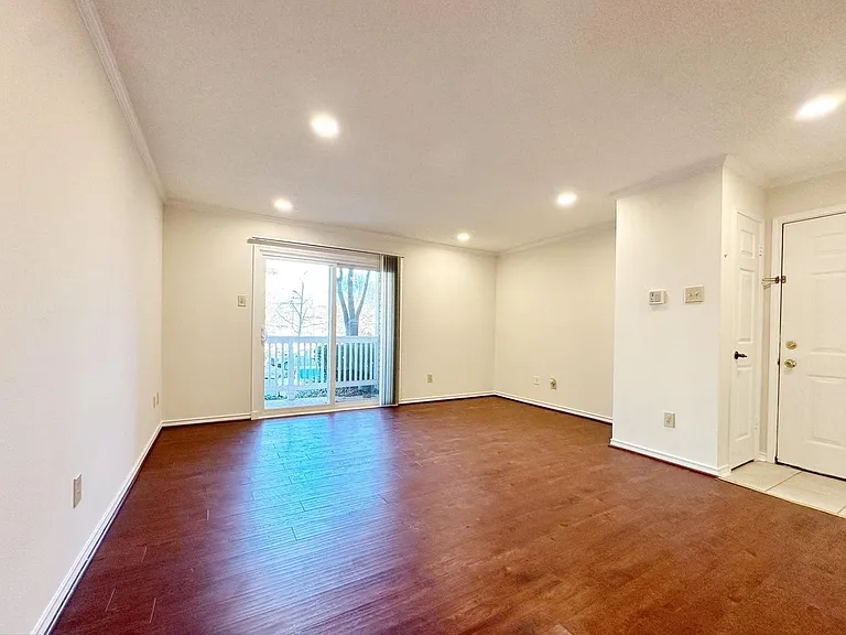 1523 Lincoln Way #204B — Photo 12