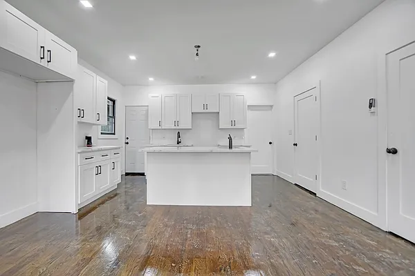 Sold by Keystone Realty USA Corp | media 3
